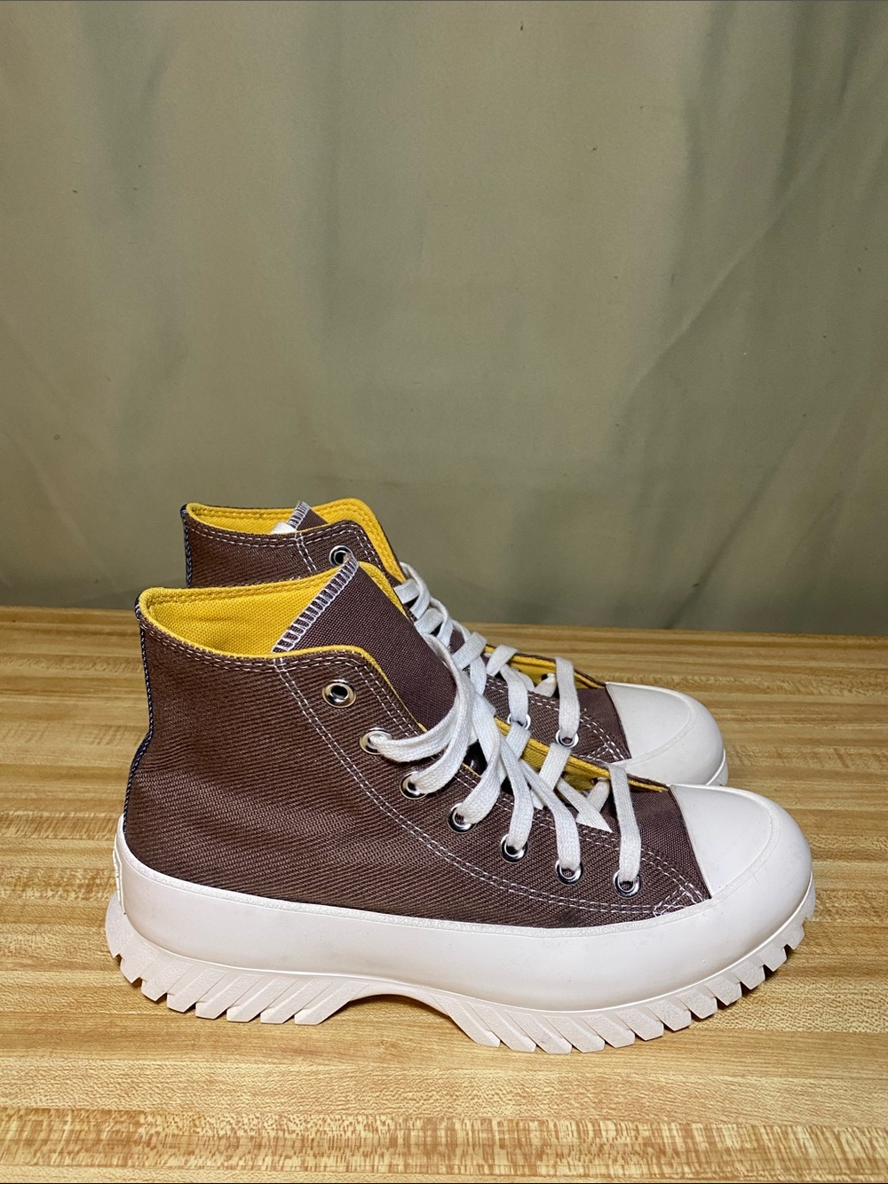 Converse Chuck Taylor All Star Lugged 2.0 Hi Squirrel Friend Brown Shoes W8/M6